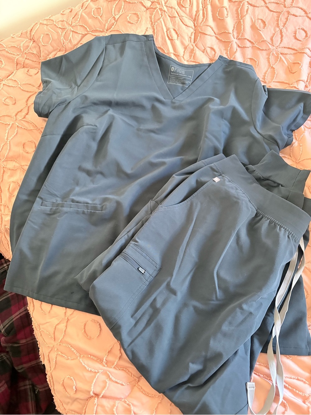 Figs Scrub Set